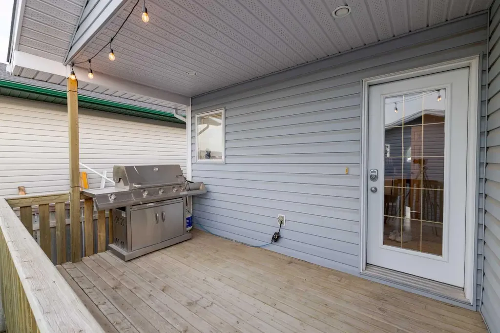 77 Blackfoot Crescent W Lethbridge AB T1K 7P7