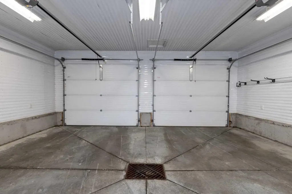 77 Blackfoot Crescent W Lethbridge AB T1K 7P7