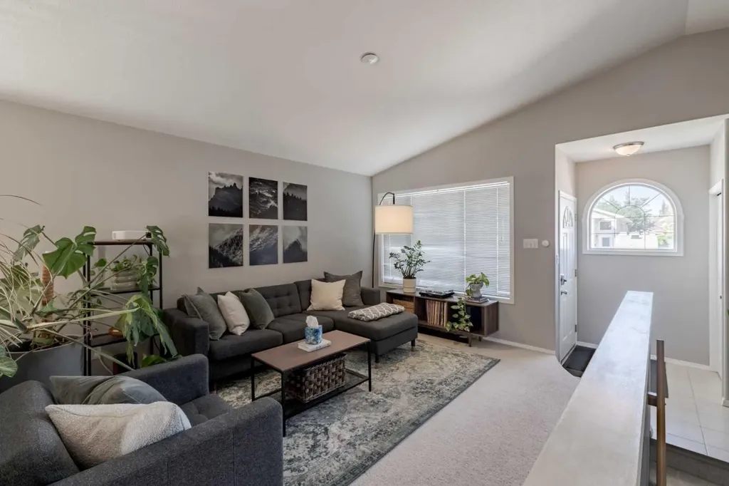 77 Blackfoot Crescent W Lethbridge AB T1K 7P7