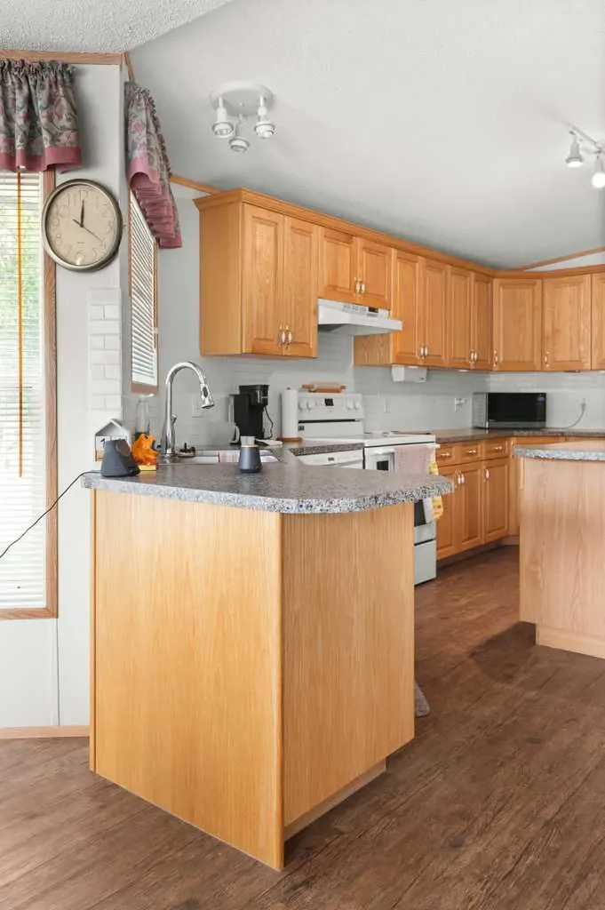 1600 Strachan Road SE Medicine Hat AB T1B4M3