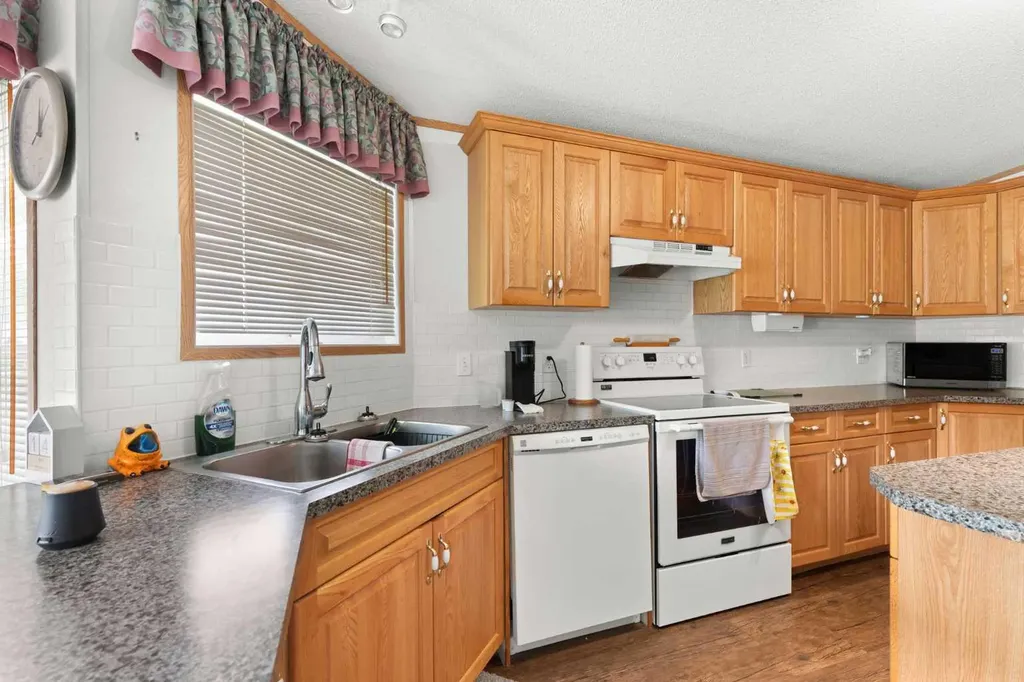 1600 Strachan Road SE Medicine Hat AB T1B4M3
