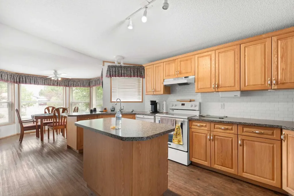 1600 Strachan Road SE Medicine Hat AB T1B4M3