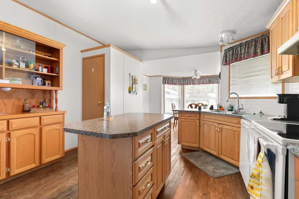 1600 Strachan Road SE Medicine Hat AB T1B4M3