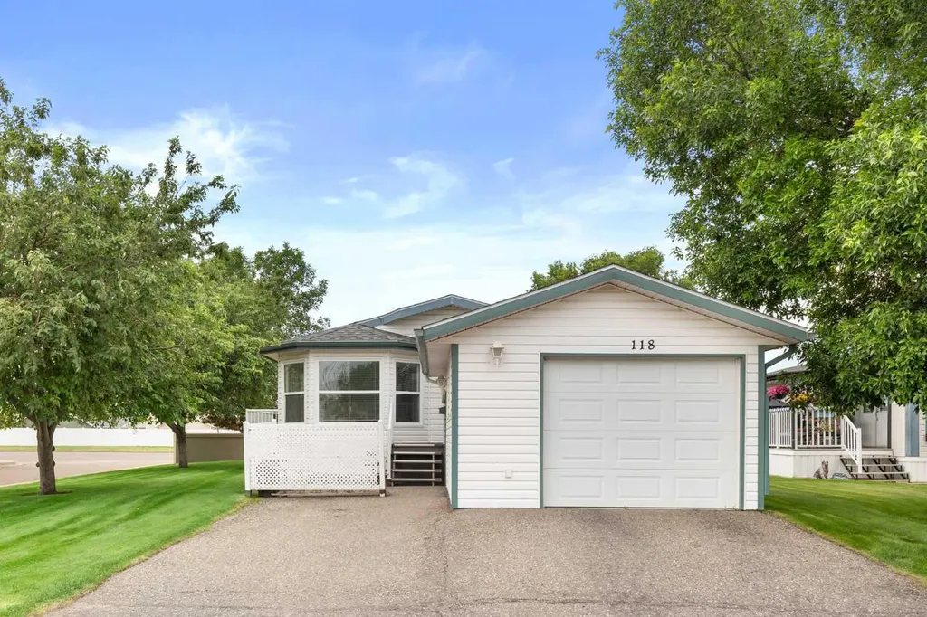 1600 Strachan Road SE Medicine Hat AB T1B4M3