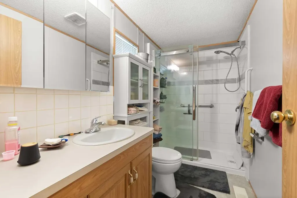 1600 Strachan Road SE Medicine Hat AB T1B4M3