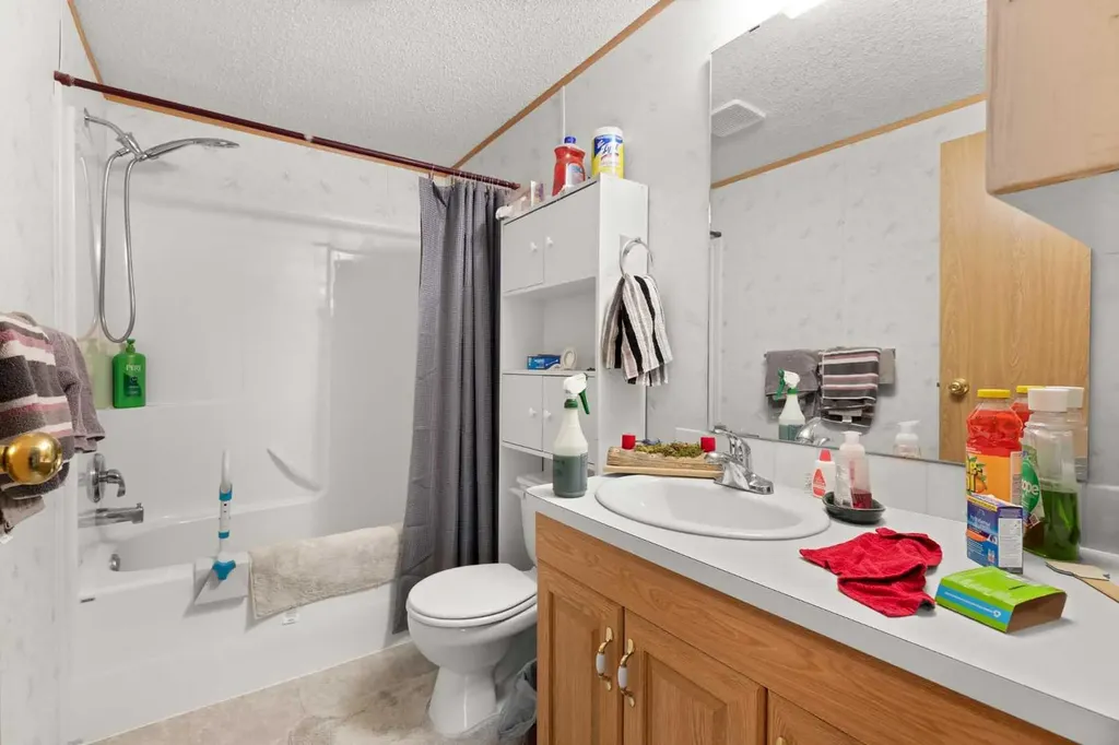1600 Strachan Road SE Medicine Hat AB T1B4M3