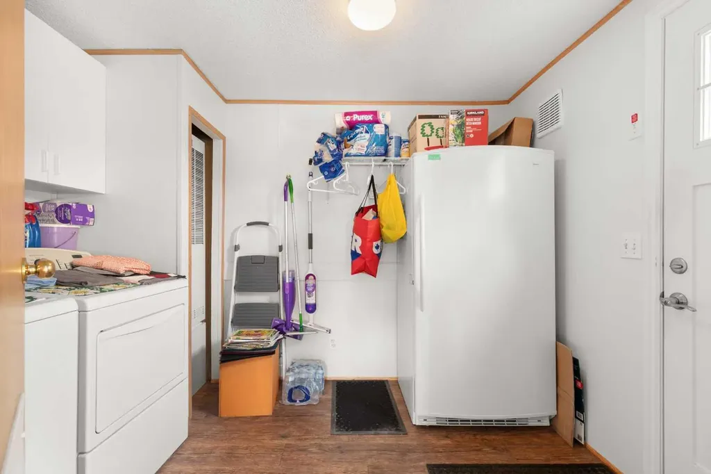 1600 Strachan Road SE Medicine Hat AB T1B4M3