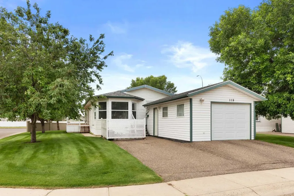 1600 Strachan Road SE Medicine Hat AB T1B4M3