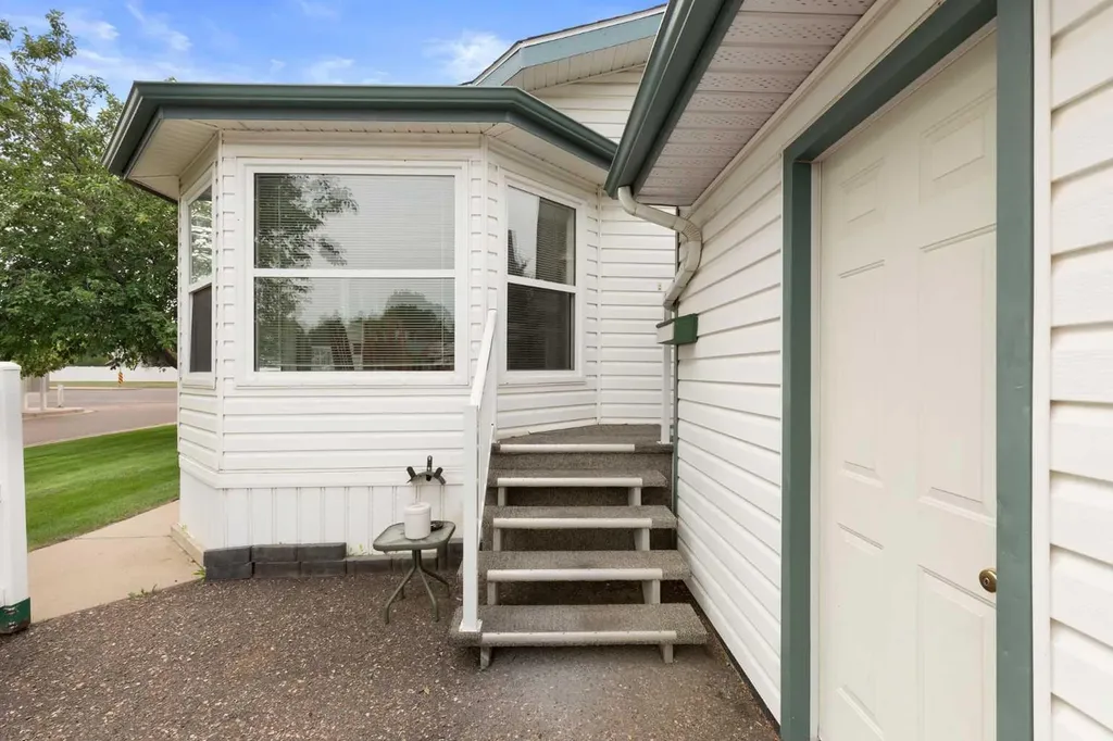 1600 Strachan Road SE Medicine Hat AB T1B4M3