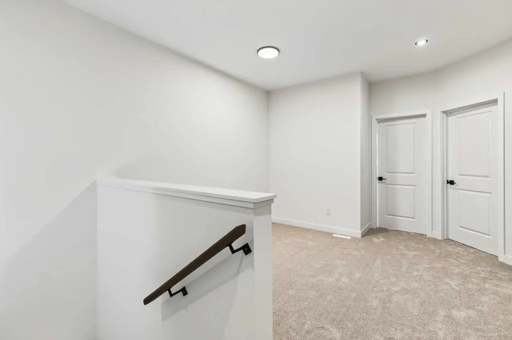 28 Memorial Parkway Rural Red Deer County AB T4E 3B7