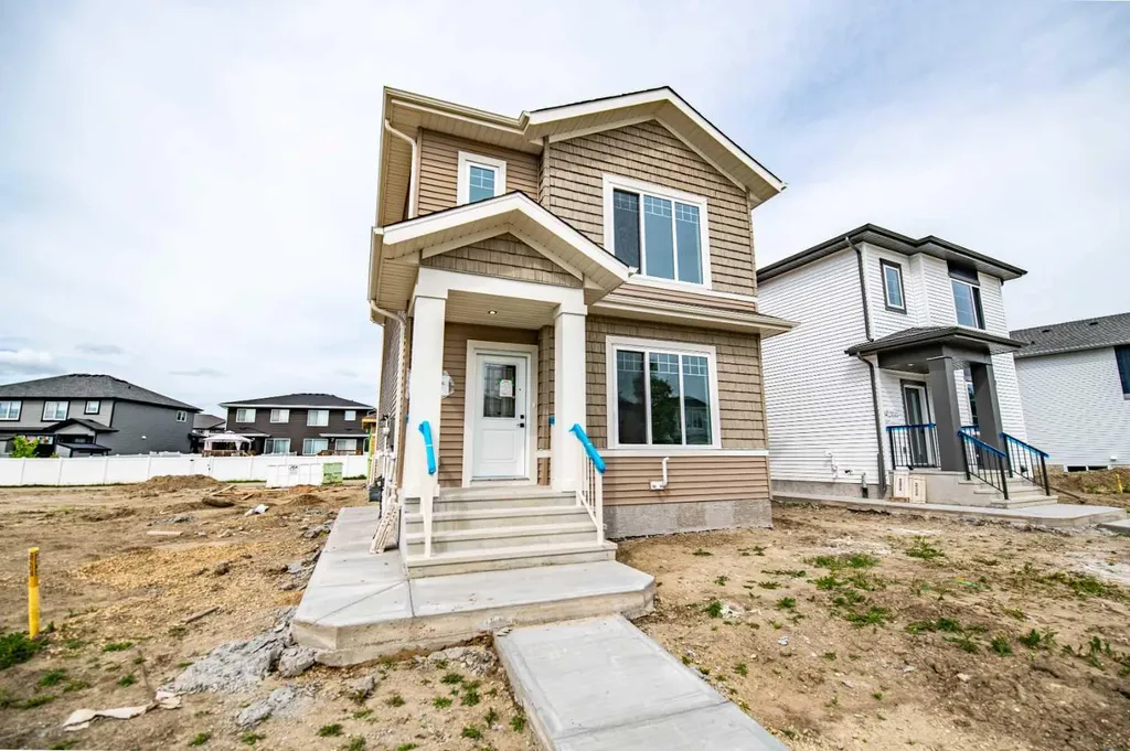 28 Memorial Parkway Rural Red Deer County AB T4E 3B7