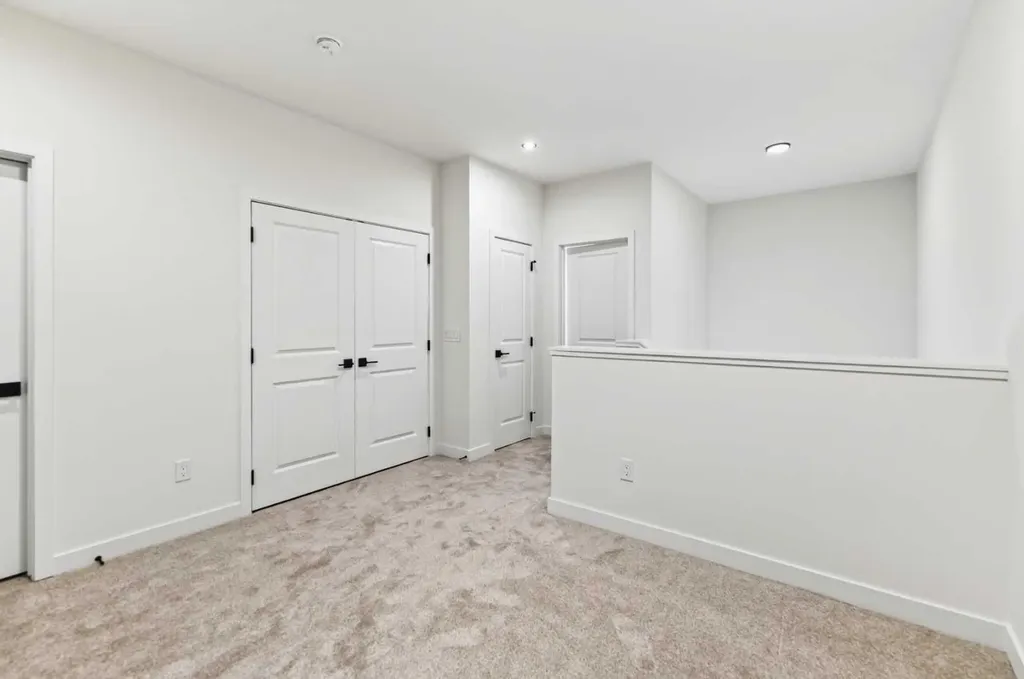 28 Memorial Parkway Rural Red Deer County AB T4E 3B7