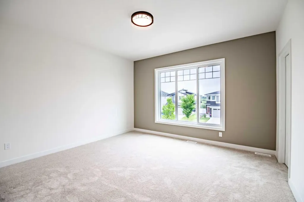 28 Memorial Parkway Rural Red Deer County AB T4E 3B7