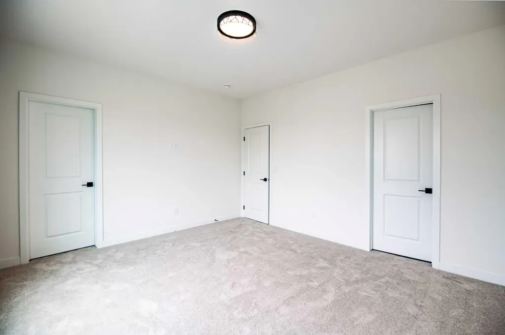 28 Memorial Parkway Rural Red Deer County AB T4E 3B7