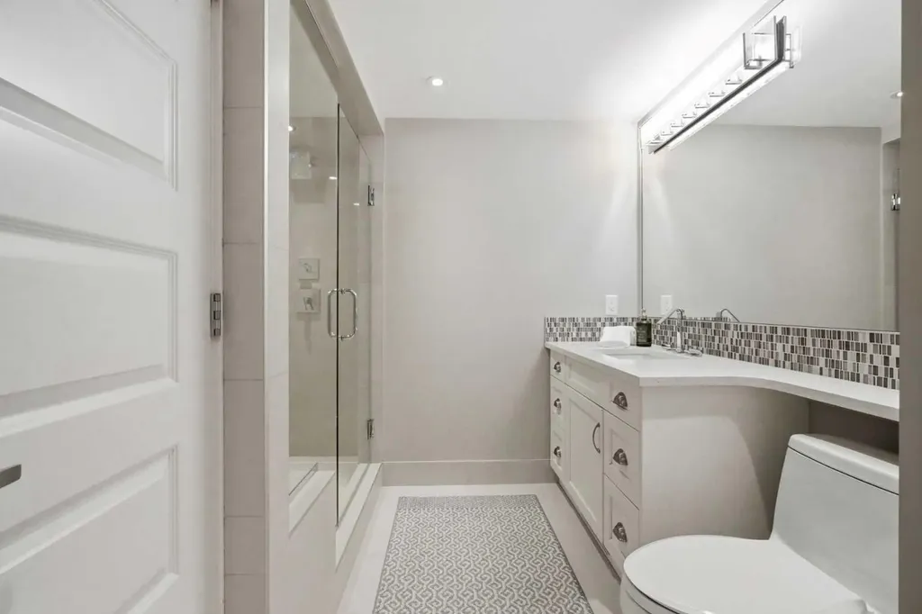 352 86 Avenue SE Calgary AB T2H 1N7