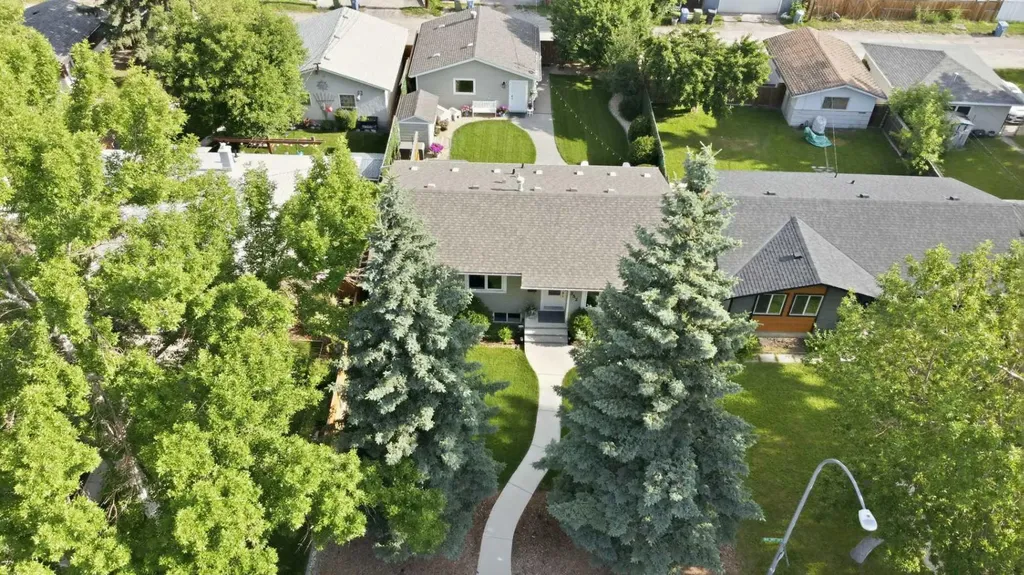 352 86 Avenue SE Calgary AB T2H 1N7