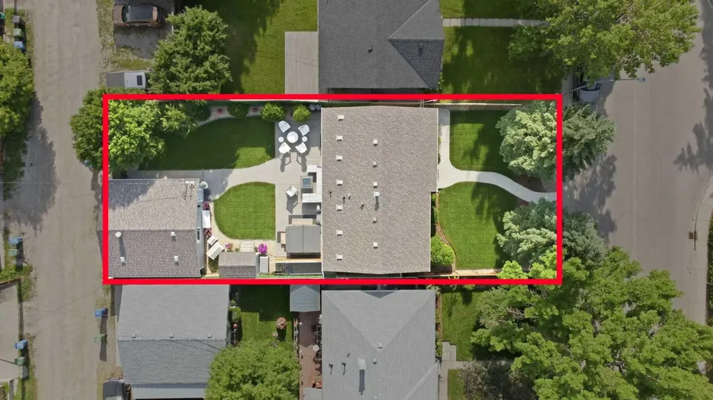 352 86 Avenue SE Calgary AB T2H 1N7