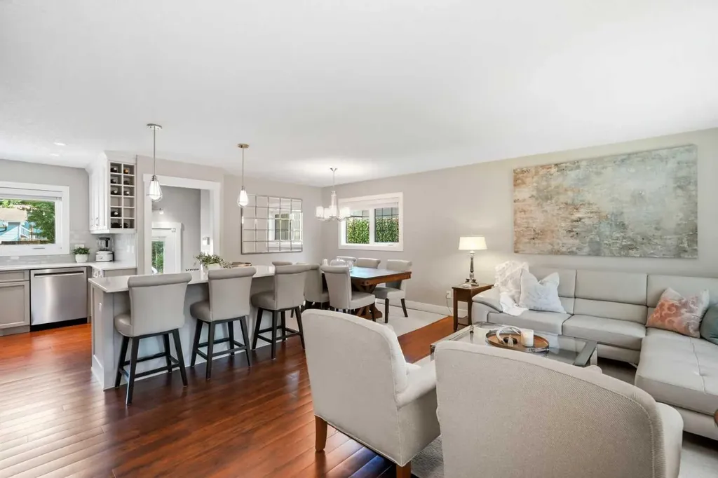 352 86 Avenue SE Calgary AB T2H 1N7