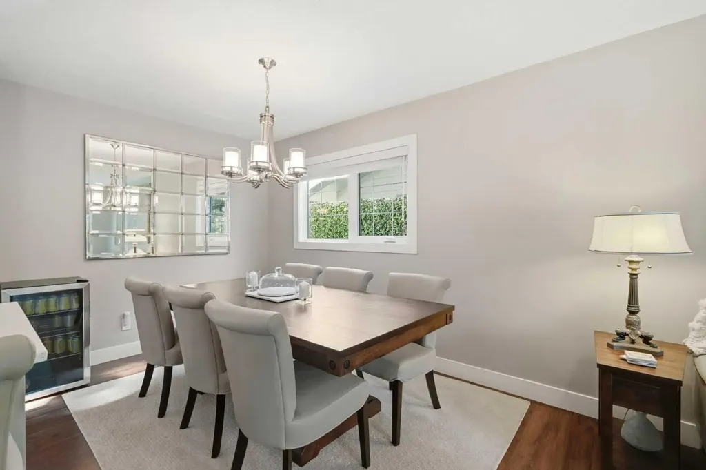 352 86 Avenue SE Calgary AB T2H 1N7