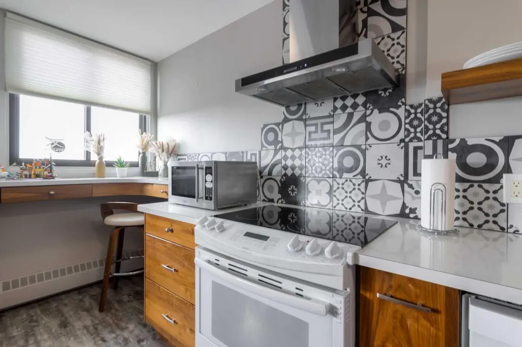 515 6 Street S Lethbridge AB T1J 4J1