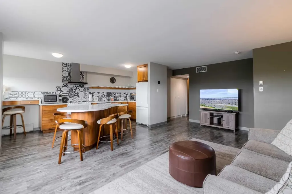 515 6 Street S Lethbridge AB T1J 4J1