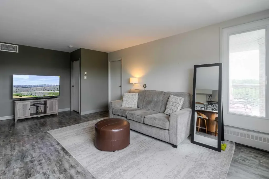 515 6 Street S Lethbridge AB T1J 4J1