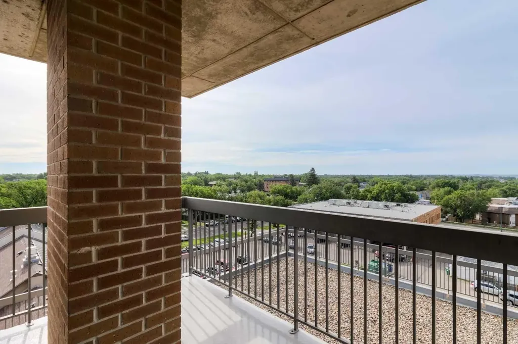 515 6 Street S Lethbridge AB T1J 4J1