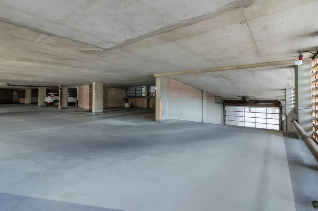 515 6 Street S Lethbridge AB T1J 4J1