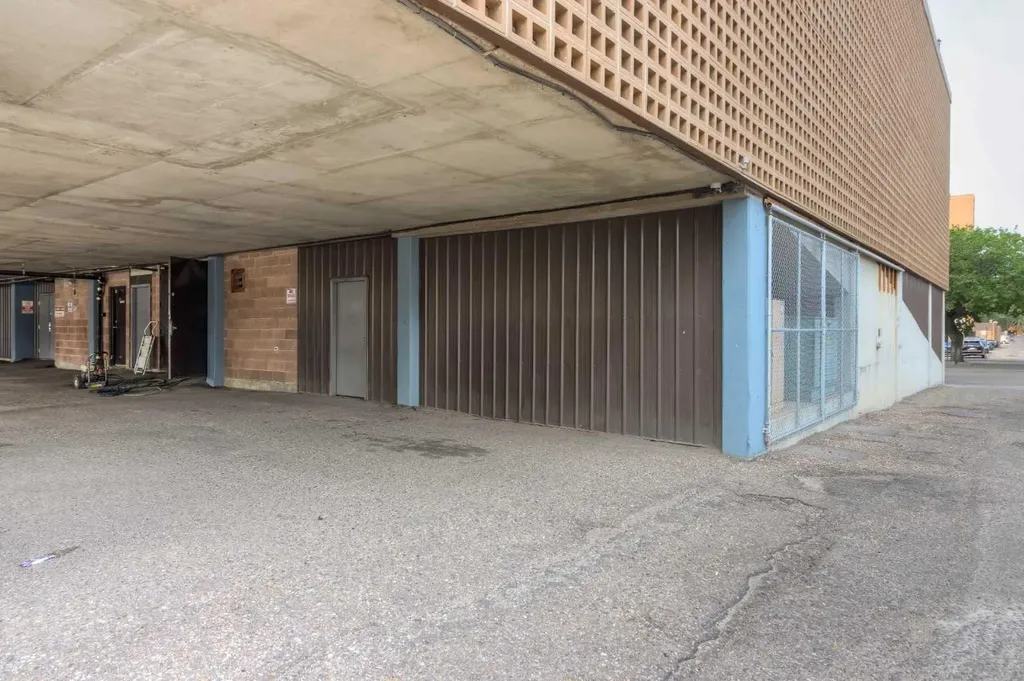 515 6 Street S Lethbridge AB T1J 4J1