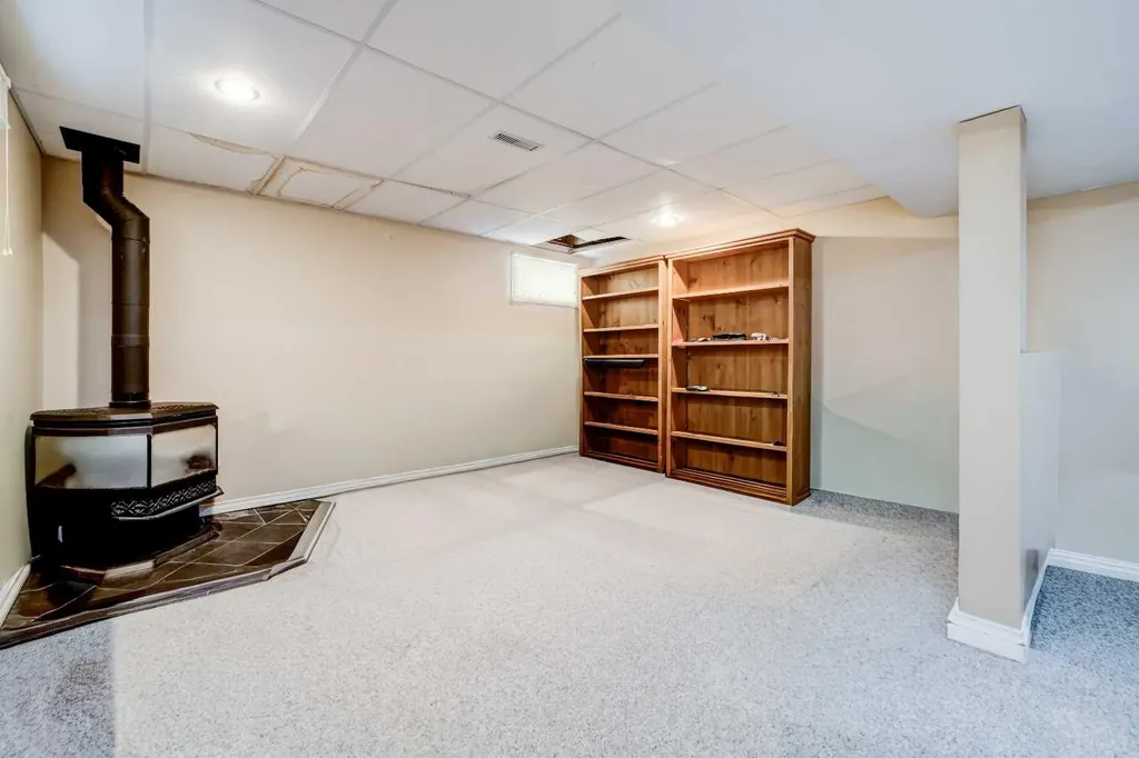 13518 15 Avenue Blairmore AB T0K 0E0