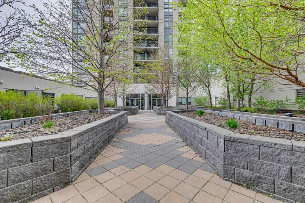 1118 12 Avenue SW Calgary AB T2R 0P4
