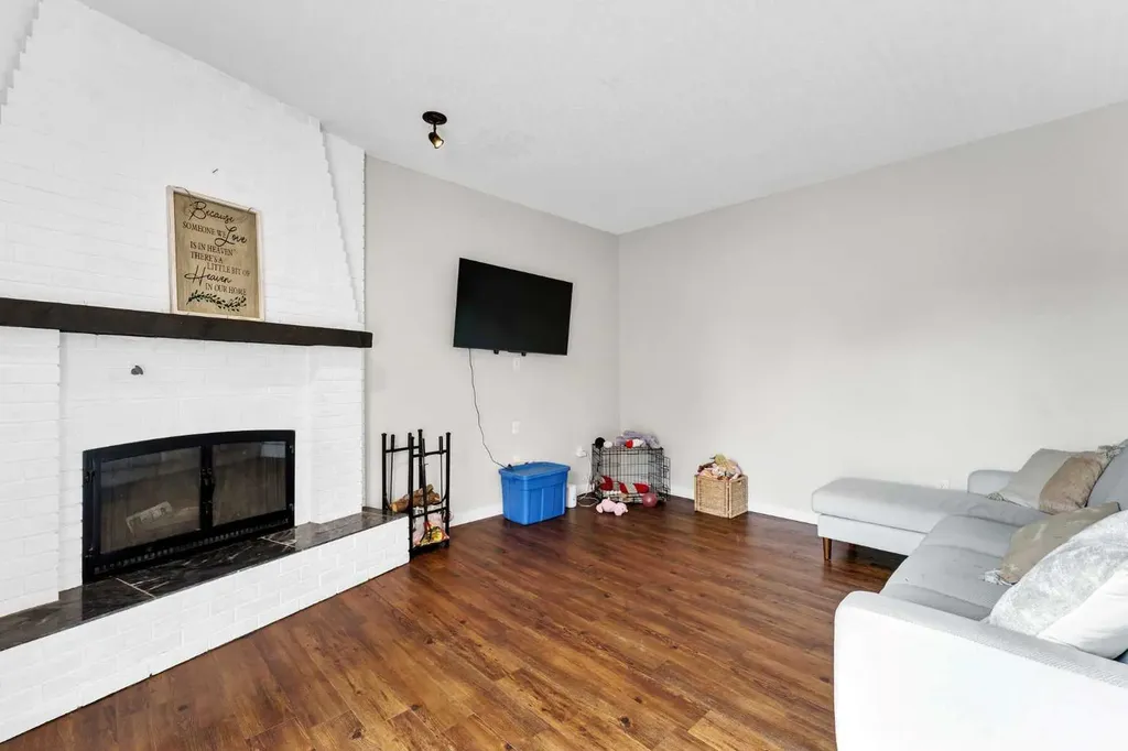 45 Cooper Road SE Medicine Hat AB T1B 1K3