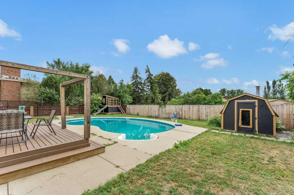 45 Cooper Road SE Medicine Hat AB T1B 1K3
