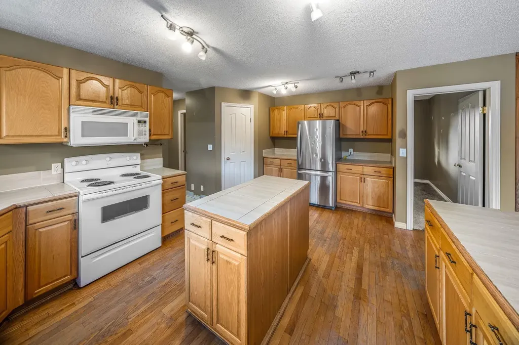 298042 218 Street W Rural Foothills County AB T1S 2Y6