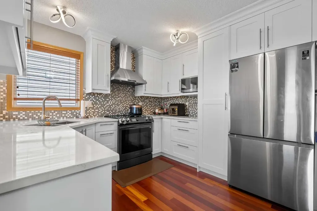 47 Coral Springs Close Calgary AB T3J 3S4