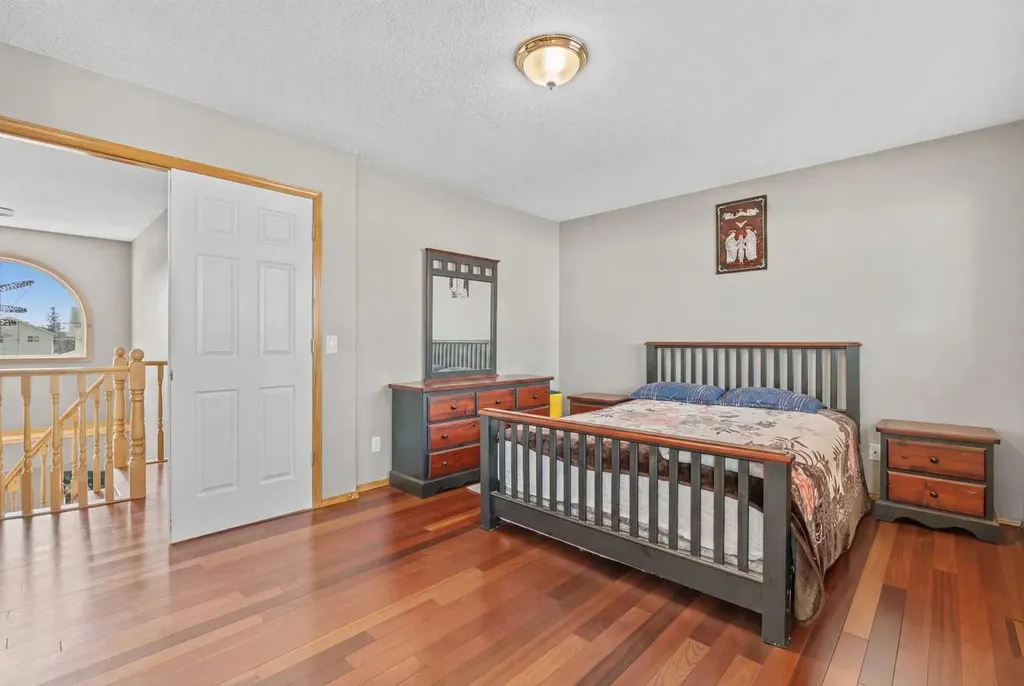 47 Coral Springs Close Calgary AB T3J 3S4