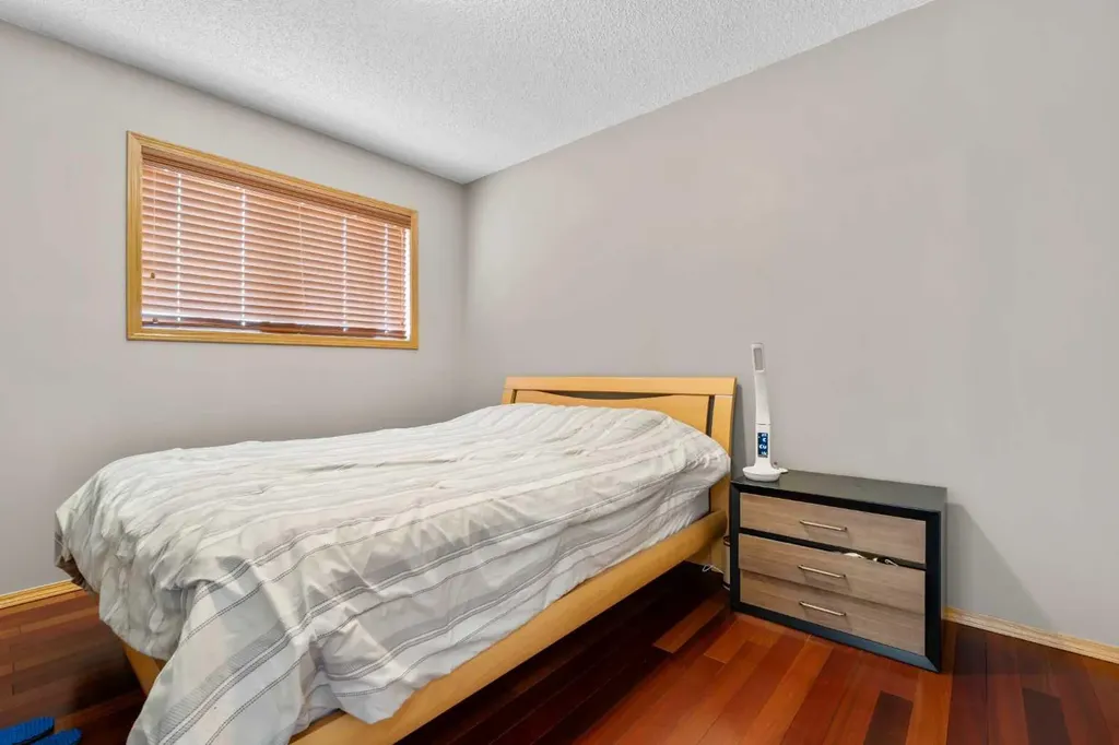 47 Coral Springs Close Calgary AB T3J 3S4