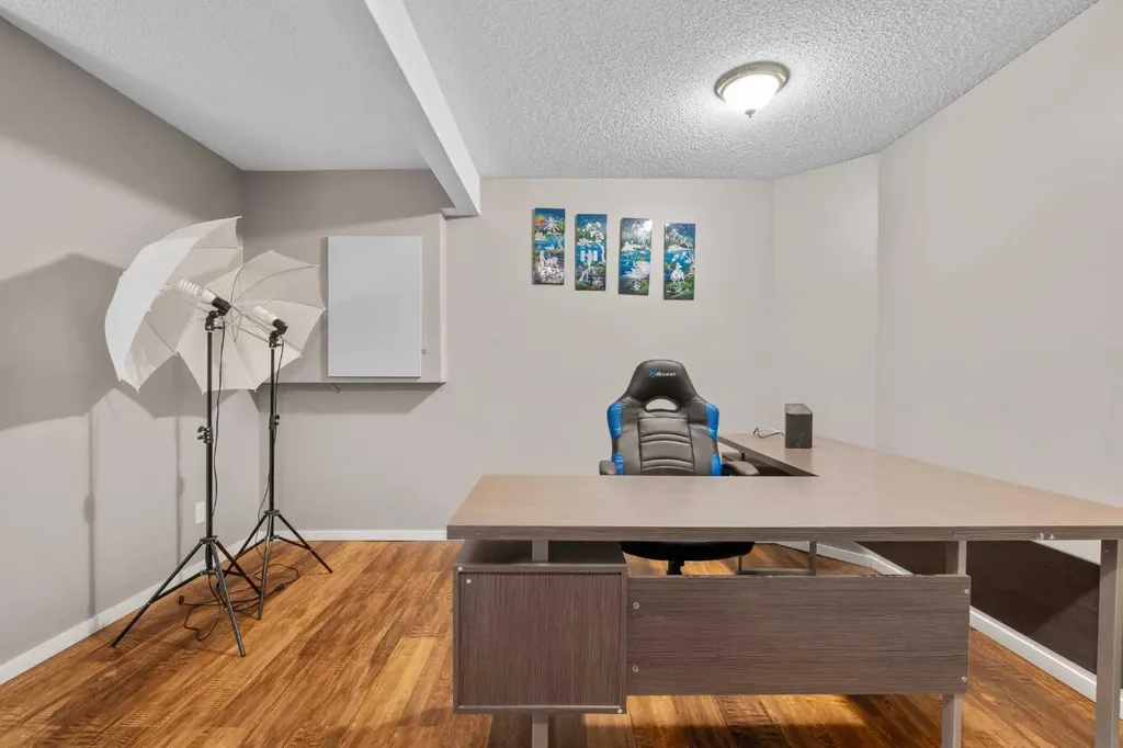 47 Coral Springs Close Calgary AB T3J 3S4