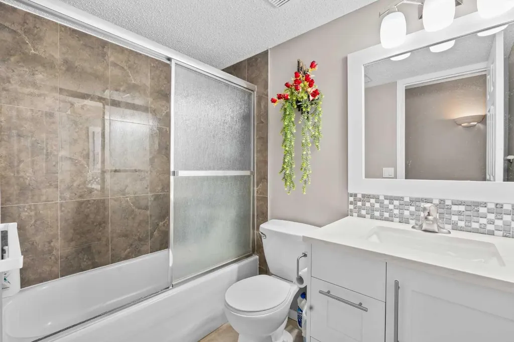 47 Coral Springs Close Calgary AB T3J 3S4