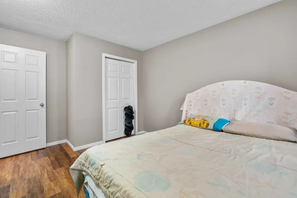 47 Coral Springs Close Calgary AB T3J 3S4