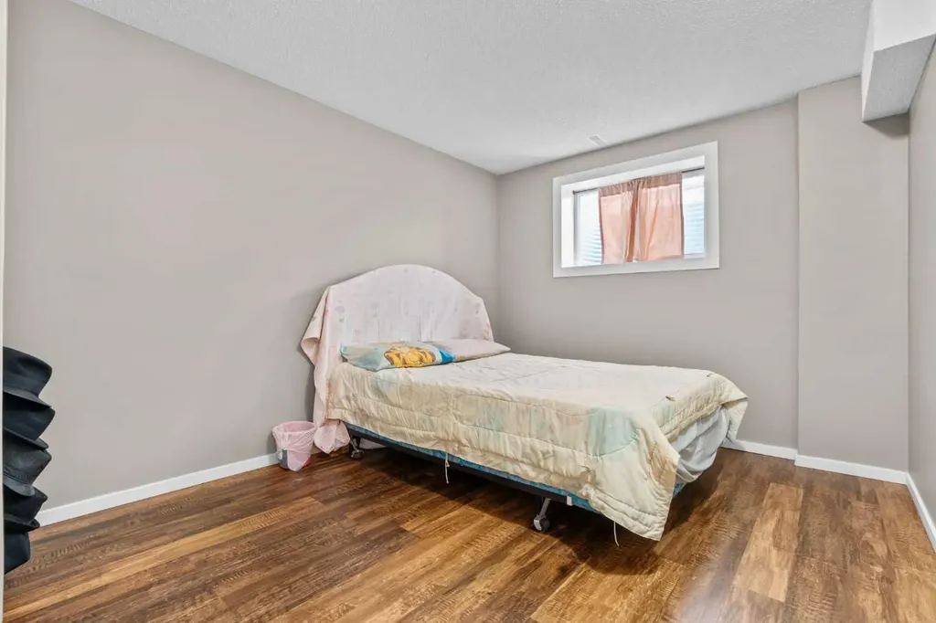 47 Coral Springs Close Calgary AB T3J 3S4