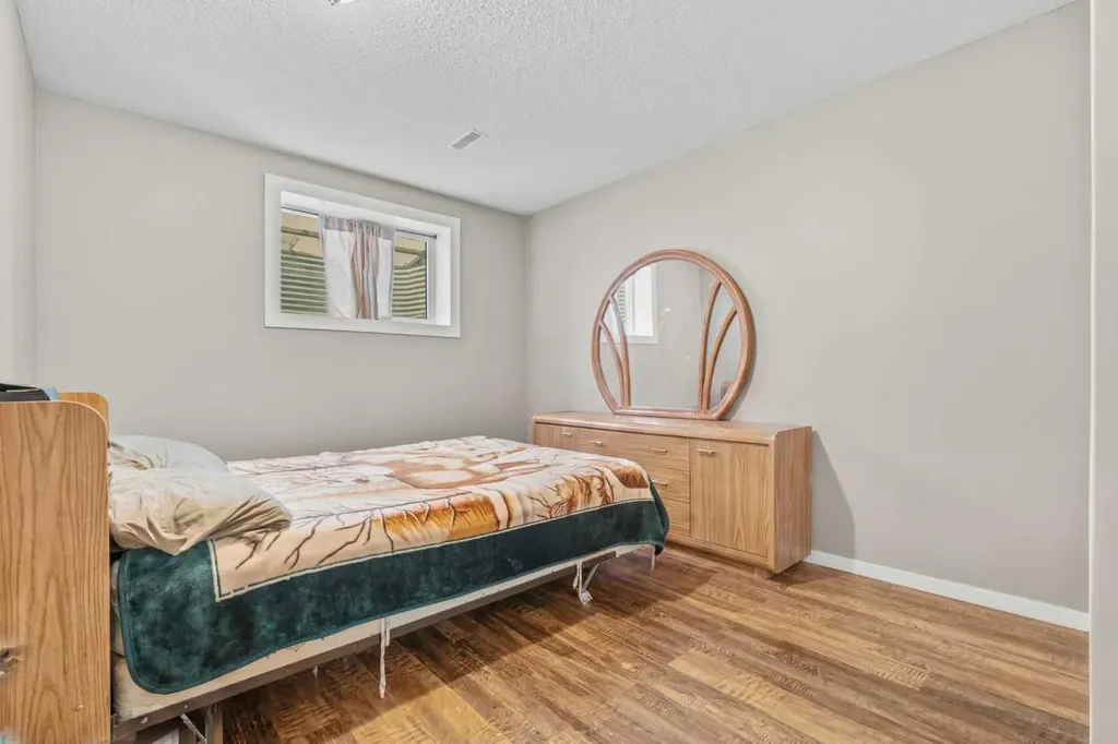 47 Coral Springs Close Calgary AB T3J 3S4