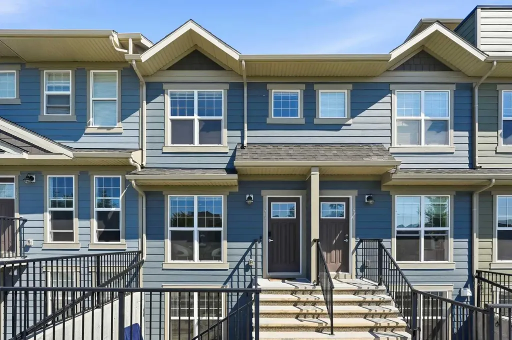 412 Cranbrook Square SE Calgary AB T3M 2X1