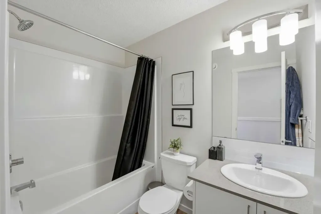 412 Cranbrook Square SE Calgary AB T3M 2X1