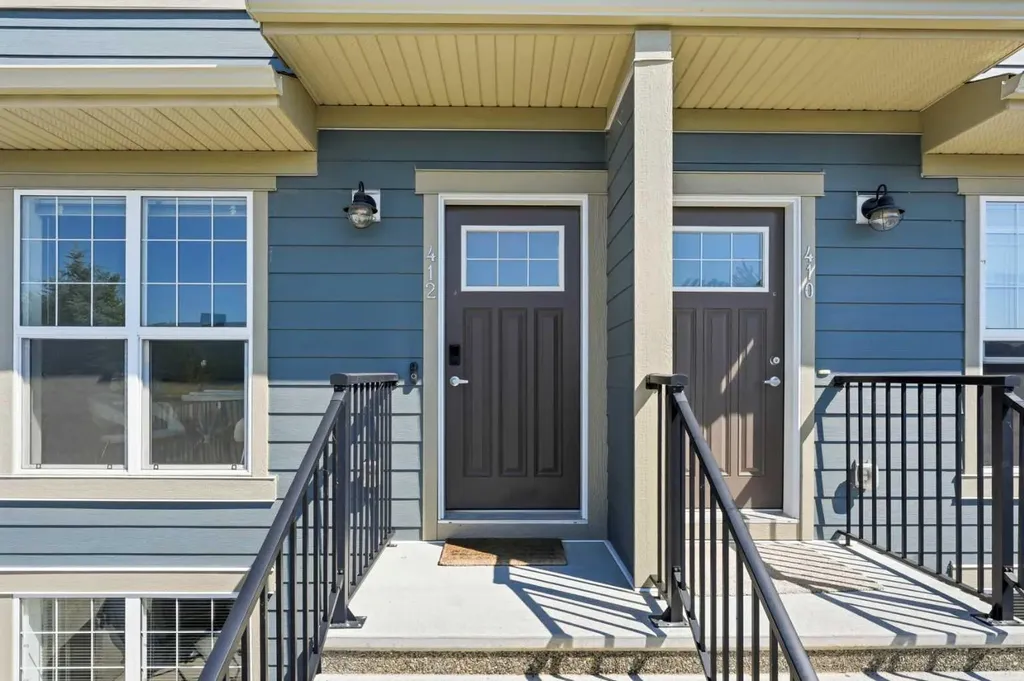 412 Cranbrook Square SE Calgary AB T3M 2X1