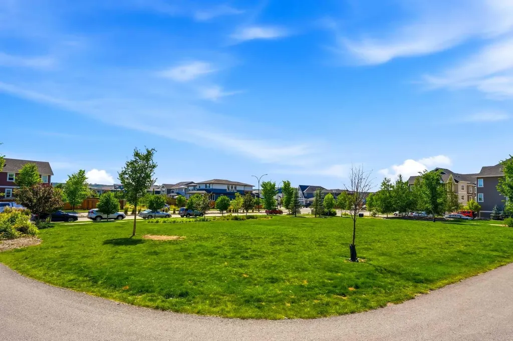 412 Cranbrook Square SE Calgary AB T3M 2X1