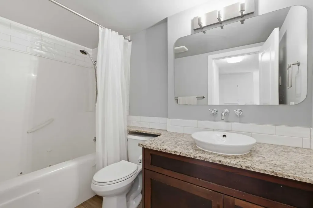 429 14 Street NW Calgary AB T2N 2A3