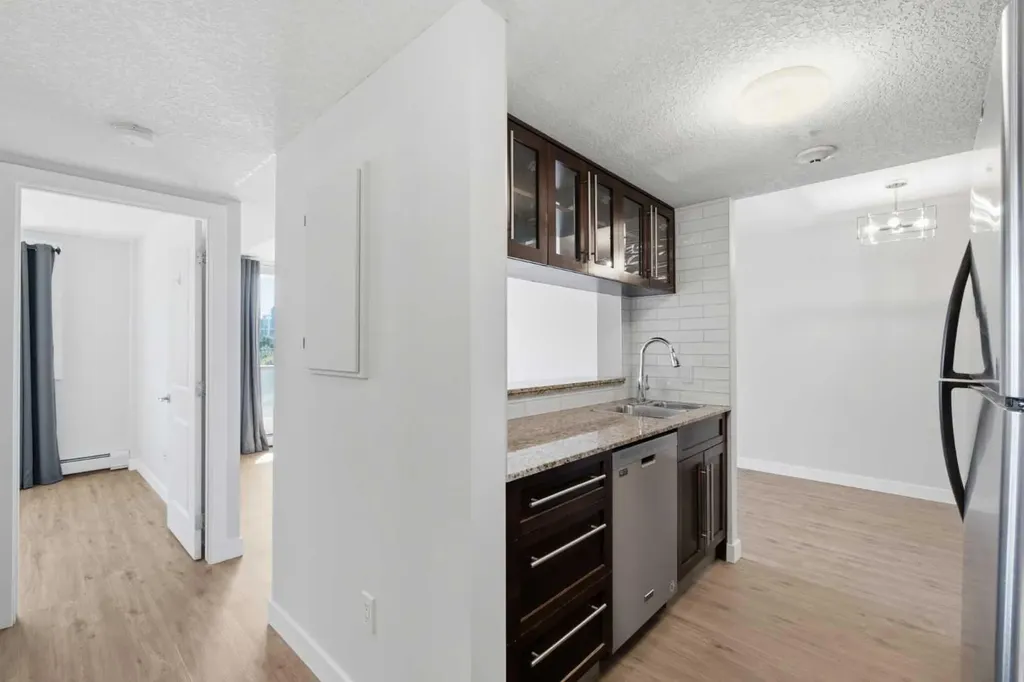 429 14 Street NW Calgary AB T2N 2A3