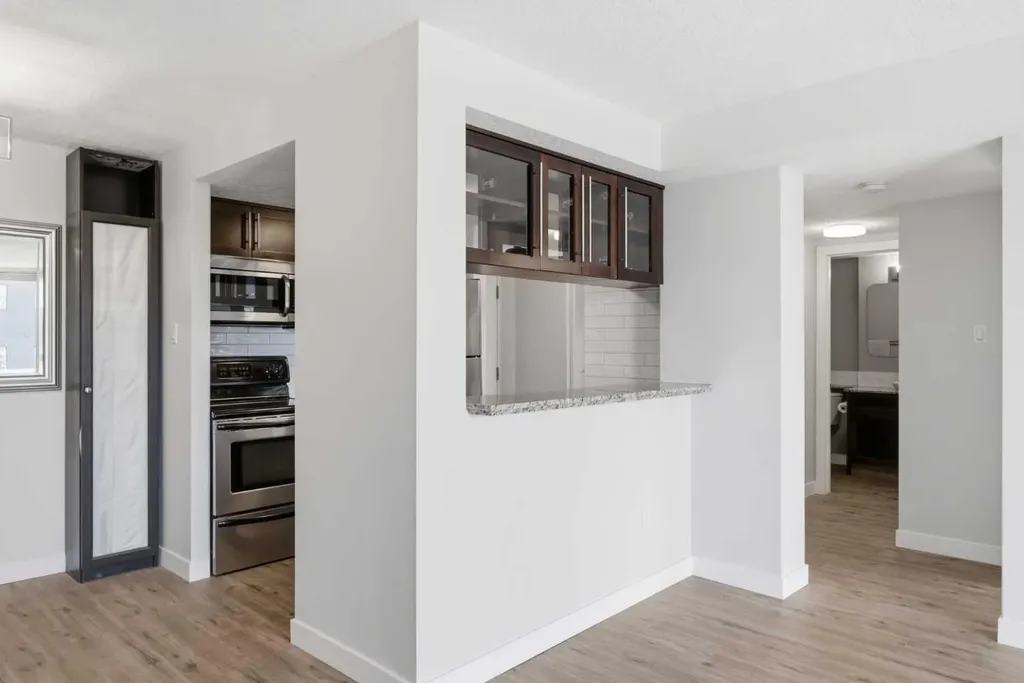 429 14 Street NW Calgary AB T2N 2A3