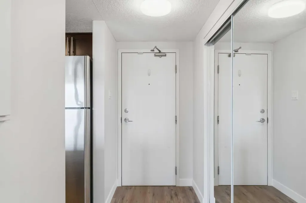 429 14 Street NW Calgary AB T2N 2A3